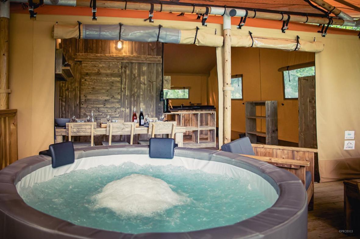 Tente Lodge Jacuzzi Privatif En Pleine Nature Thiel-sur-Acolin 외부 사진