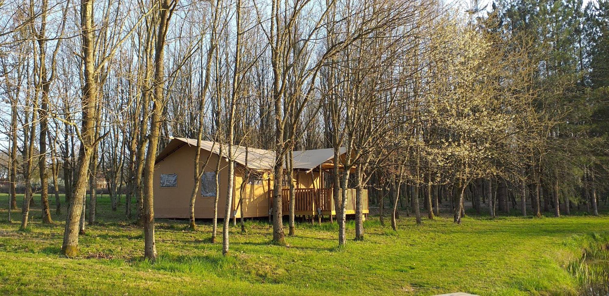 Tente Lodge Jacuzzi Privatif En Pleine Nature Thiel-sur-Acolin 외부 사진